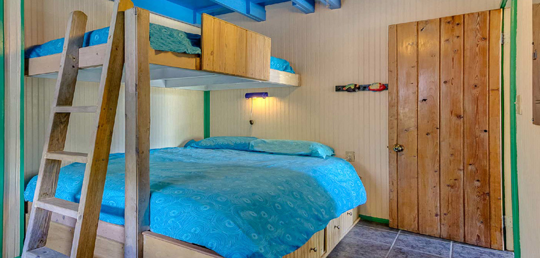 Bedroom with bunkbed